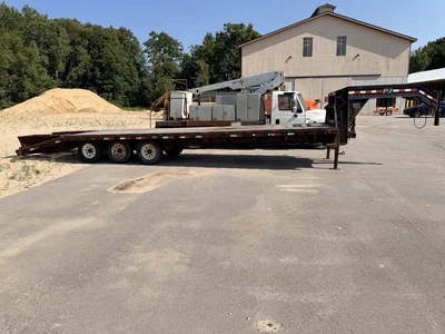 Used 2010 PJ GOOSENECK DECKOVER TRI-AXLE Deckover Trailers Michigan US | Miedema Asset Management Group #1338391