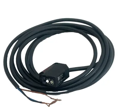 NEW OMRON E3Z-R81 PHOTOELECTRIC SWITCH E3ZR81