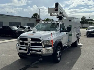 Used 2017 VERSALIFT SST40EIH-02 Bucket (boom) trucks Florida US | Truck and Van Outlet #1509171