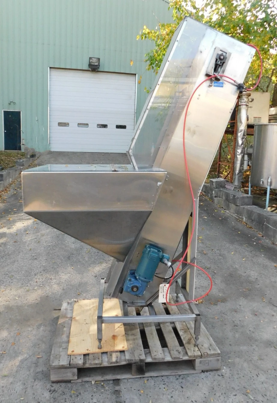 USED SS INCLINED CONVEYOR 10" WIDE