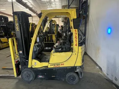 USED 2015 HYSTER S30FT