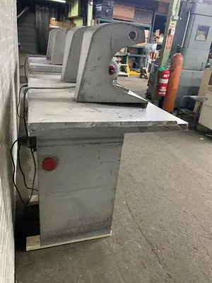 3646-340 RED WING #28H DOUBLE END POLISHING UNIT 1/3 HP- 2 Speed- 1725/3450 RPM, with HANDLER Dust Collector Base