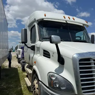 USED 2016 FREIGHTLINER CASCADIA