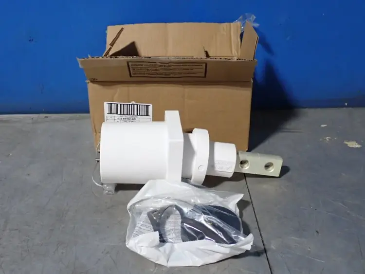 New | in-Stock LEVITON 03249FR2XW Bus Bars & Plugs Ohio US | HGR 24 #1150545