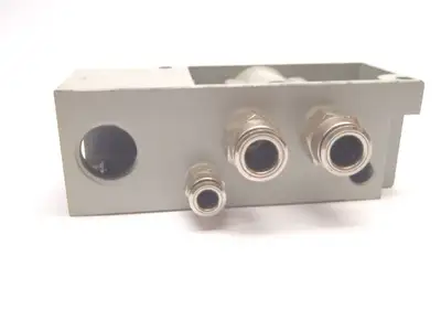 Used Numatics Distribution Block with Quick Release Fittings Valves/Fittings Michigan US | Maverick Industrial Sales #1454139