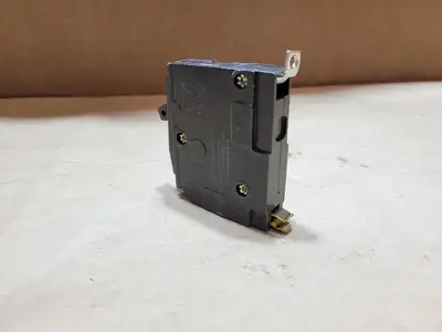 Used SQUARE D QOB130 Switchgears British Columbia CA | Lenmark #1438702