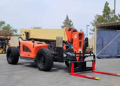 USED 2010 JLG G10-55A