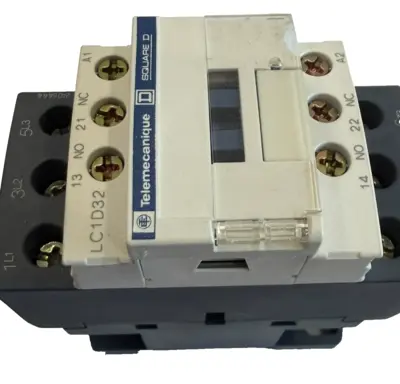 NEW TELEMECANIQUE SQUARE D LC1D32 CONTACTOR 3-POLE 3DY52