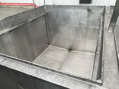 Mueller 1200 Gallon Triplex Tank