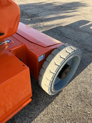 USED 2016 JLG E450AJ