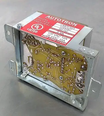 Elwood Autotron CMPF 303 120V 60Hz Relay Module Loc4B33