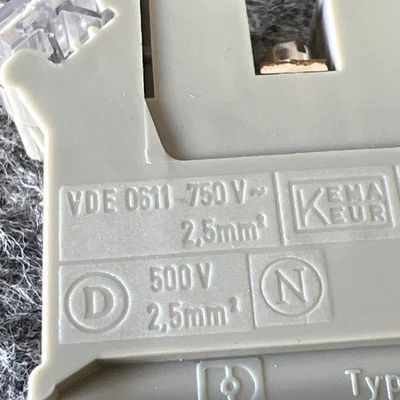 Used Phoenix Contact VDE0611 Misc Electrical & Power Parts California US | Davliegogo LLC #1720193
