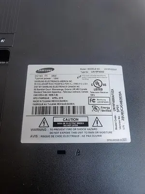 SAMSUNG UN19F4000 LED TV