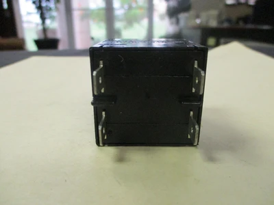 USED Carling Switch MM2-B-34-625-1-2BB-B-C
