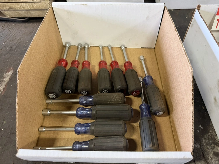 Used _UNKNOWN_ _UNKNOWN_ Screw Drivers Michigan US | Miedema Asset Management Group #1371989