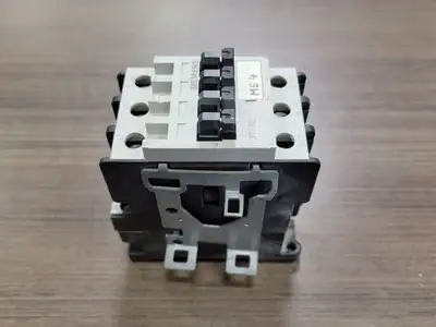 USED SIEMENS 3TF211-0A