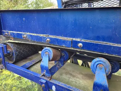 USED 2003 CANAMERICAN STONE SPREADER SOIL KING XL19