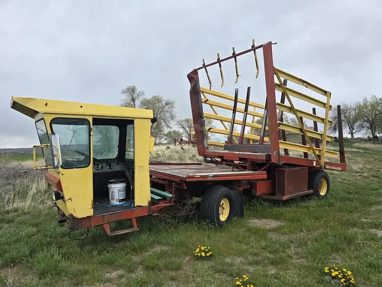 Used NEW HOLLAND 1068 Bale Wagons Idaho US | Berry Machinery #1130066