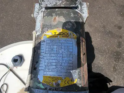500 L Plastic Mixing Tank w/ Fittings