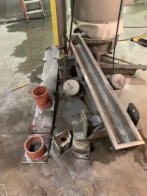 Carrier Vibrating Conveyor