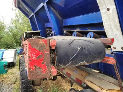 USED 2003 CANAMERICAN STONE SPREADER SOIL KING XL19
