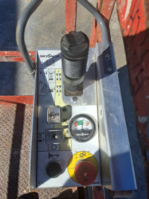 USED 2015 Skyjack SJ4632