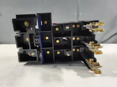 Disconnect Switch w/ 3 Times 20 Amp Fuse LPJ-20SP