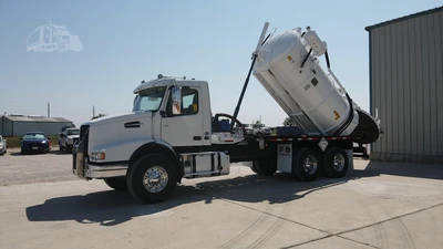 Used 2019 VOLVO VHD64B200 Vacuum Truck Texas US | Roll Off Truck World #1491998