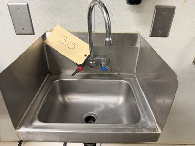 Used _UNKNOWN_ _UNKNOWN_ Hand Washing and Sanitizing Georgia US | Auction Management Corporation #1548565