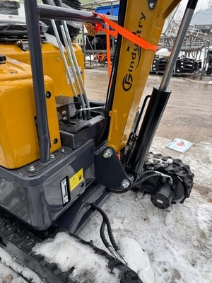 2025 CFG Mini Excavator (MX20R)