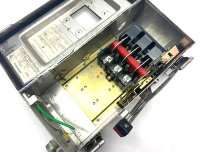 USED SQUARE D STAINLESS STEEL HEAVY DUTY SAFETY SWITCH SERIES E1