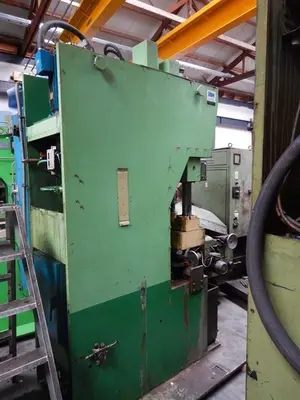 USED LBM 30 TON