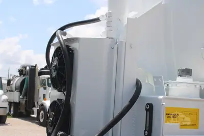 Used 2019 VOLVO VHD64B200 Vacuum Truck Texas US | Roll Off Truck World #1491991