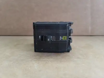 Used SQUARE D QOB330 Switchgears British Columbia CA | Lenmark #1438534
