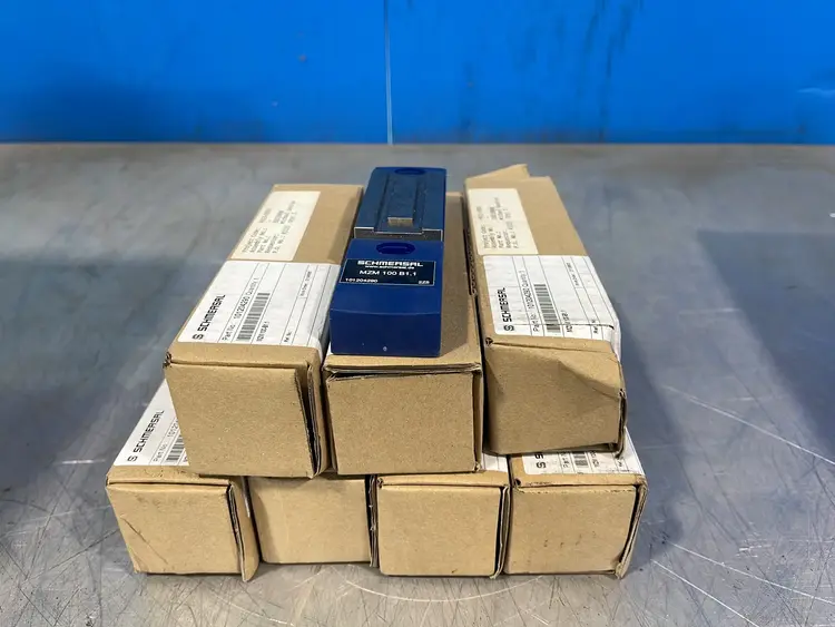 Used 2014 SCHMERSAL MZM 100 B1.1 Switch Parts Ohio US | HGR 24 #1175513
