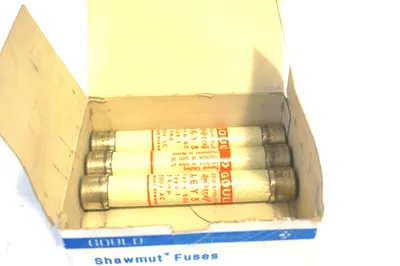 3 NEW GOULD SHAWMUT A6Y3-1 FUSES A6Y31