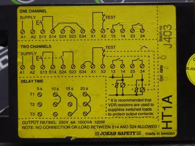 Jokab JSHT1A 24VAC/DC Safety Relay Module Used
