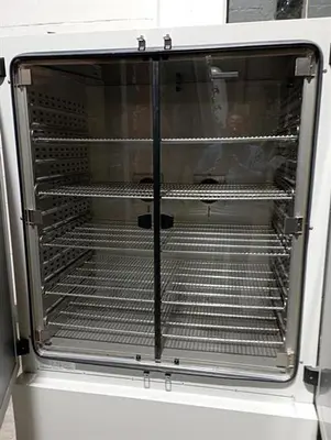 Binder KBF-720 Humidity test Chamber