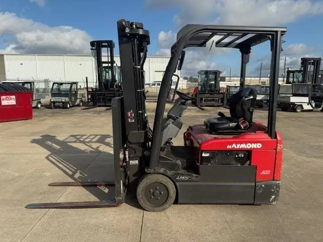 Used 2020 RAYMOND 4460C30 3-Wheel Sit down Electric Counterbalance Forklifts Illinois US | Somerset Equipment Sales #1546230