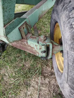 Used 1978 JOHN DEERE 350-22 Gravity Wagons Louisiana US | Proxy Equipment #1385302