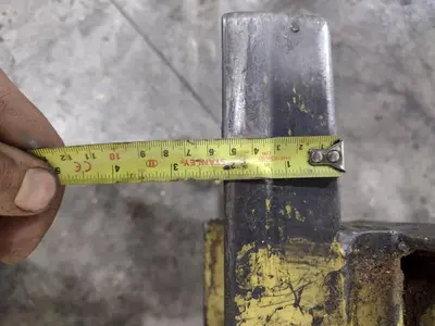3,000 LBS CALDWELL MOTORIZED COIL GRAB LIFTER: STOCK #22717