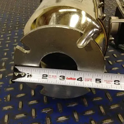 USED METAL FABRICATOR LOADER585