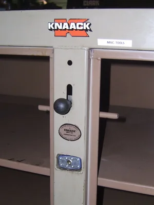 Knaack 2 Door Locking Tool Cabinet