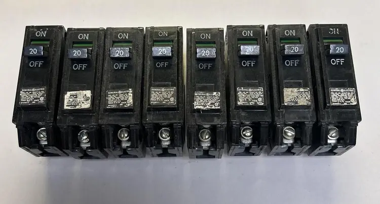 Used GE THQL1120 Miscellaneous Equipment (Electrical & Power) | Surplus Asset Holdings #1192306