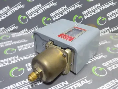 Johnson Controls P74DA-17 Pressure Control Module Used