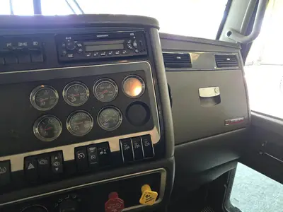 USED 2014 KENWORTH T800