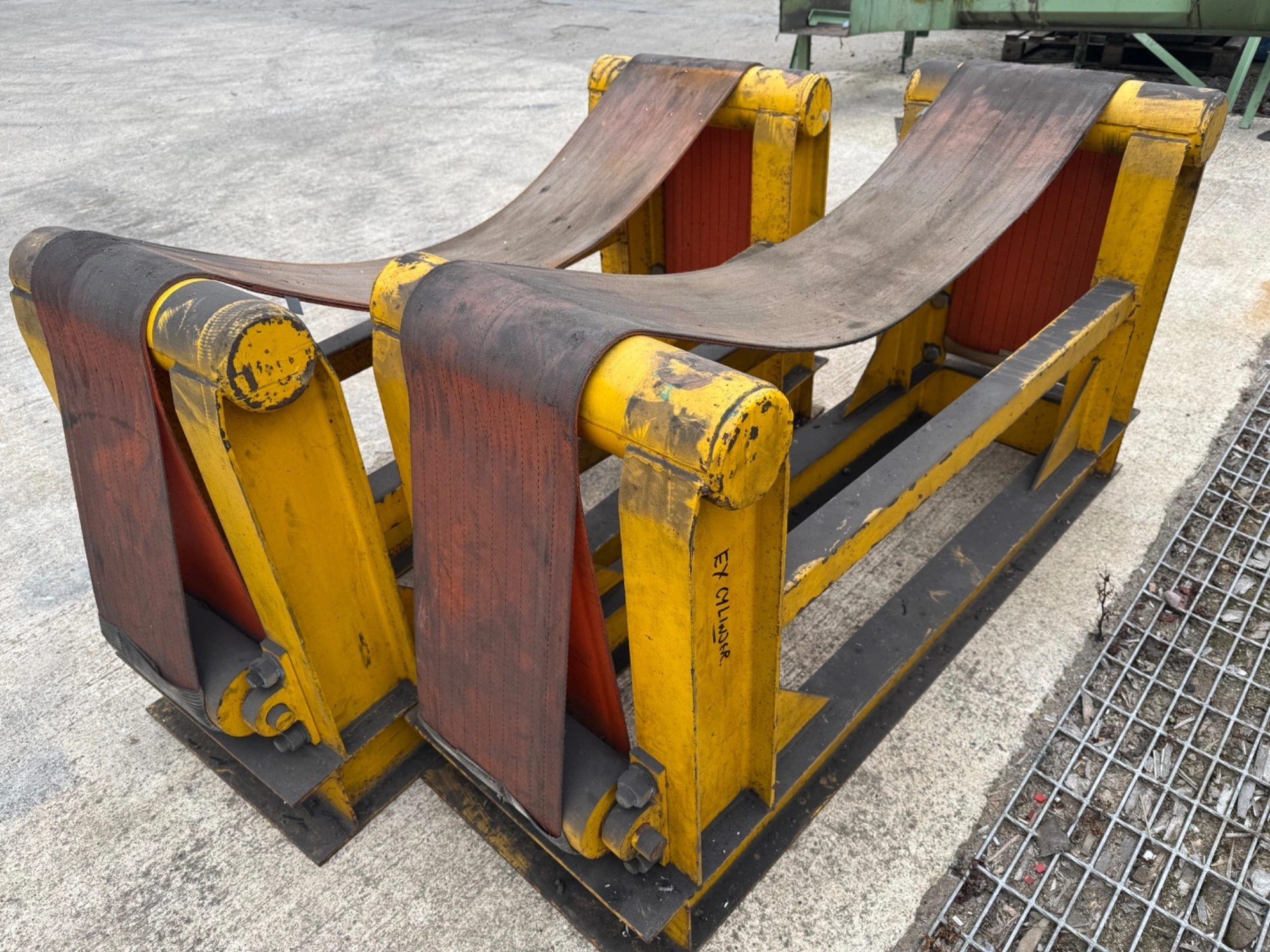 USED Support for rolls Support for rolls