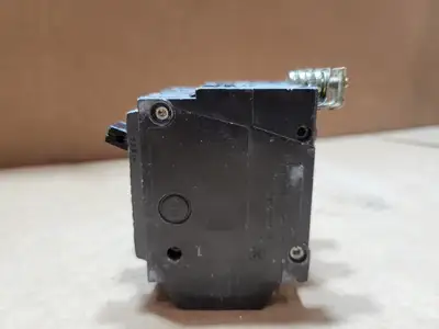 15 Amp, 3 Pole, 240 Volt Circuit Breaker THHQB32015