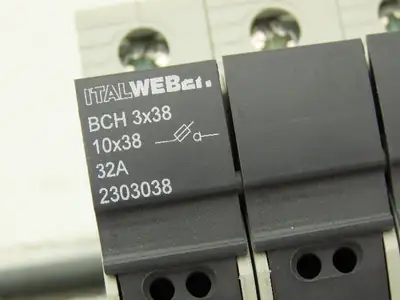 Italweber 2303038 BCH 3x38 Fuse Holder 3-Pole 32A 600V 18-8AWG 10x38 Lot of 3