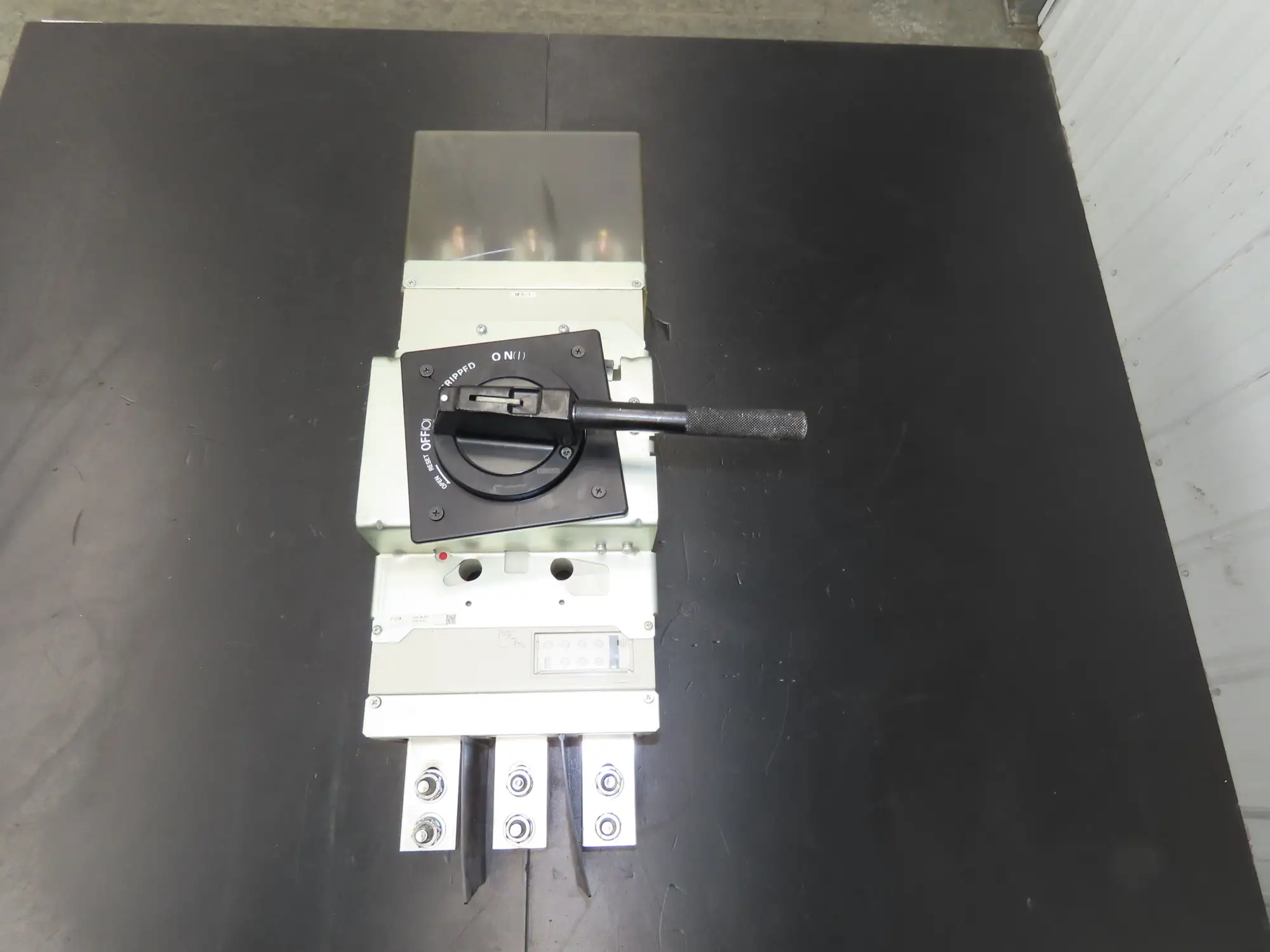 Mitsubishi NF1250-SEW Circuit Breaker 3-Pole 1250A 690VAC Rotary Handle